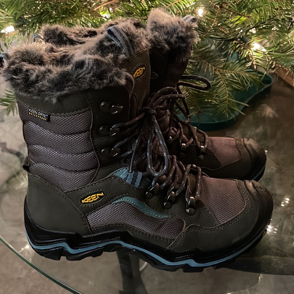 NEW - Keen Women's Durand Polar Winter Boot - size 7